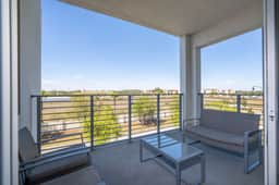Stylish 2BR Condo by Disney Storey Lake 306 4731
