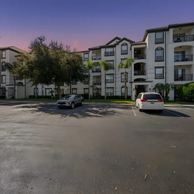 Deluxe 3Bd Condo Near OCCC @ Vista Cay Resort 404
