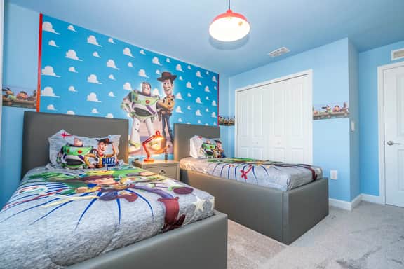 Beautiful 4BR Pool & Waterpark Near Disney 2560