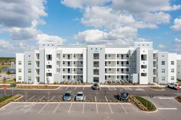 Gorgeous 2Bd Condo Near Disney w Storey Resort 404