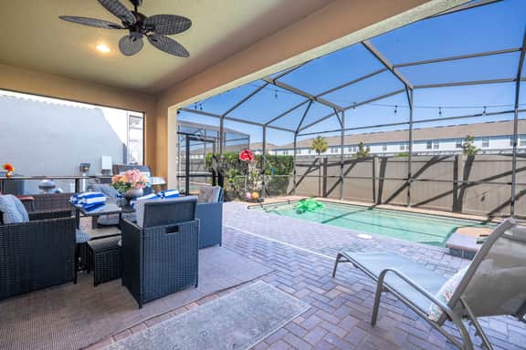 Gorgeous 5Bd w/ Pool & Spa @ Windsor Westside 8893