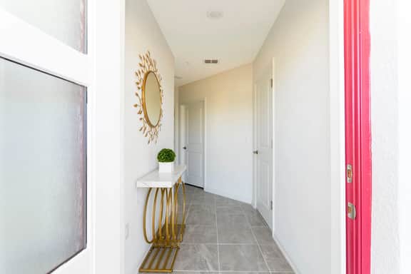 Modern 2Bd Townhome Minutes to Disney w Waterpark