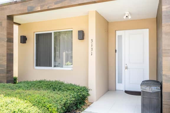 Modern Magic Village Home for 8 with Grill 3131