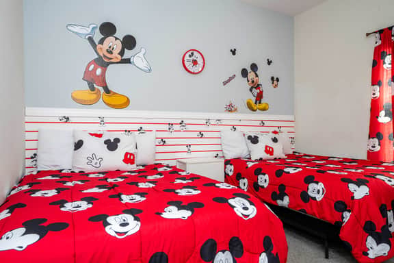 Stunning 5 Bd Home w Pool Close to Disney 4822