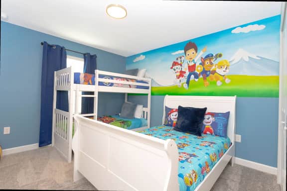 Stylish 4Bd w Lake View Pool and Kids Themed Room