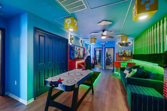 Modern 5BR Nintendo Loft & Private Pool 16144