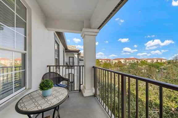 Deluxe 3Bd Condo Near OCCC @ Vista Cay Resort 404