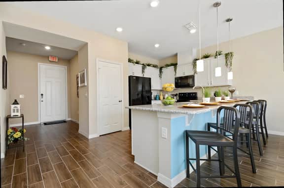 Resort Style w Pool 4Bd TownHouse Near Disney