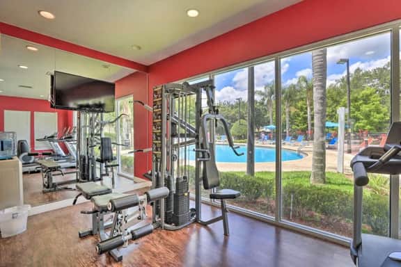 Disney Getaway 3BR Lucaya Gated Resort Pool Gym