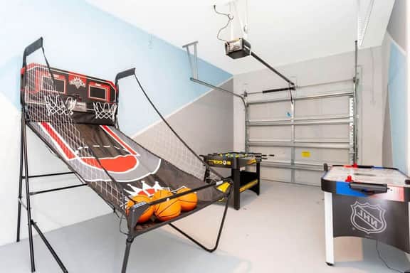 Luxury 5Bd Villa w Pool Game Room Mins to Disney 