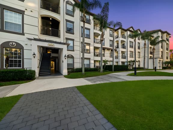 Lakeview 2BR Vista Cay - Near Epic Universe & OCCC