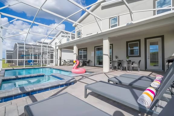 Family Villa Private Pool, Spa & Arcade Sleeps 22